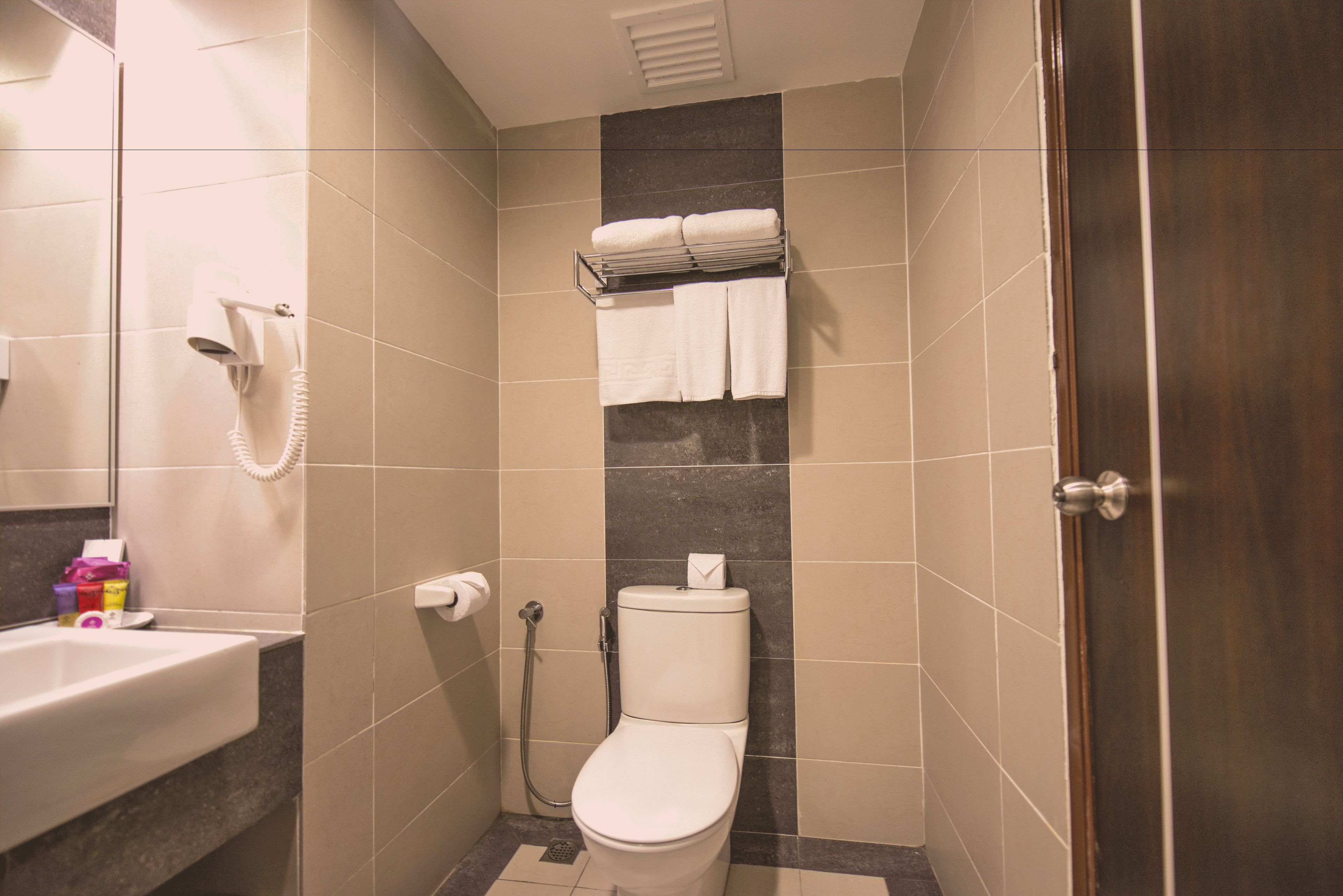 executive | bathroom shower