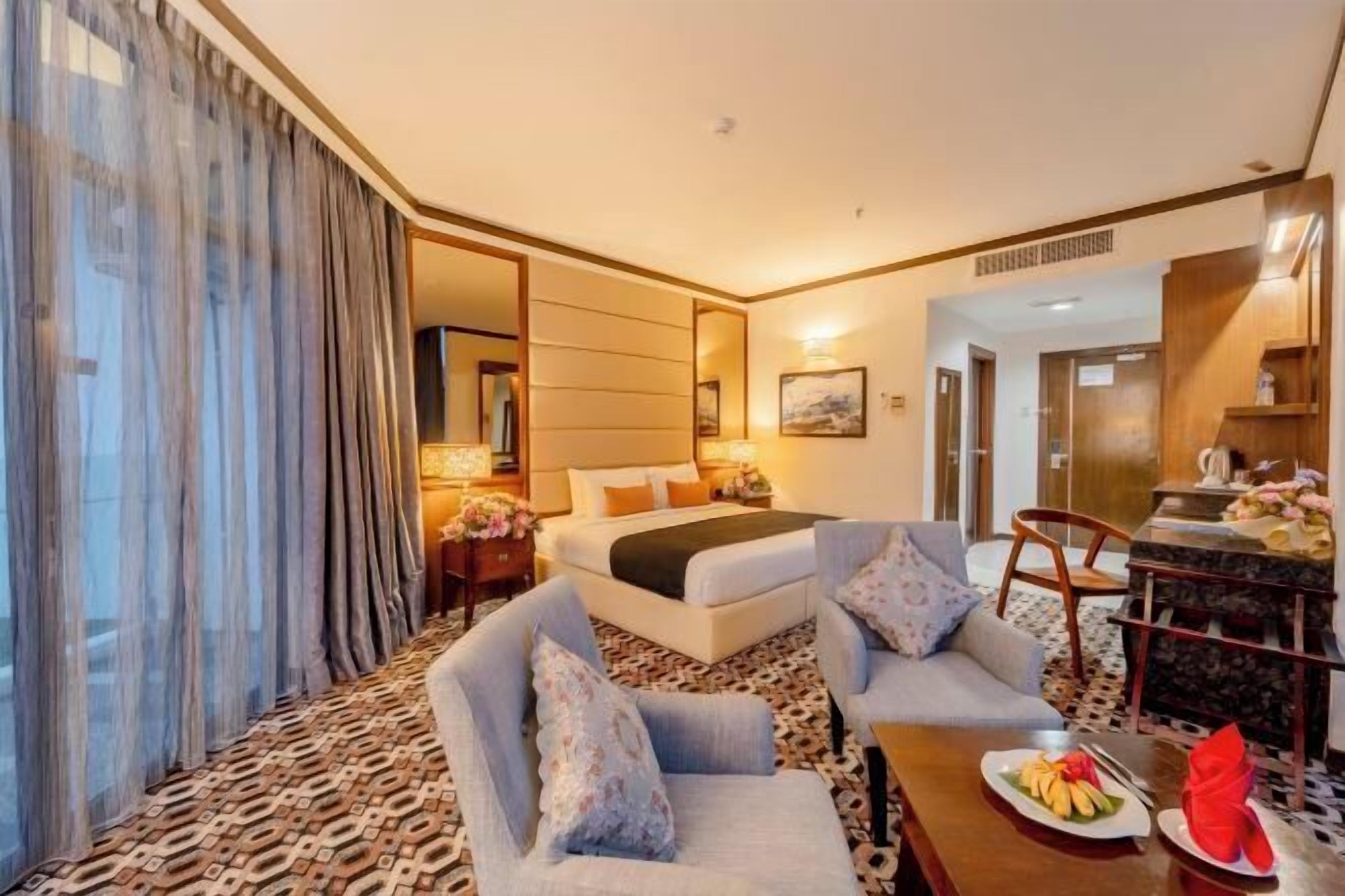 Minibar, in-room safe, desk, soundproofing