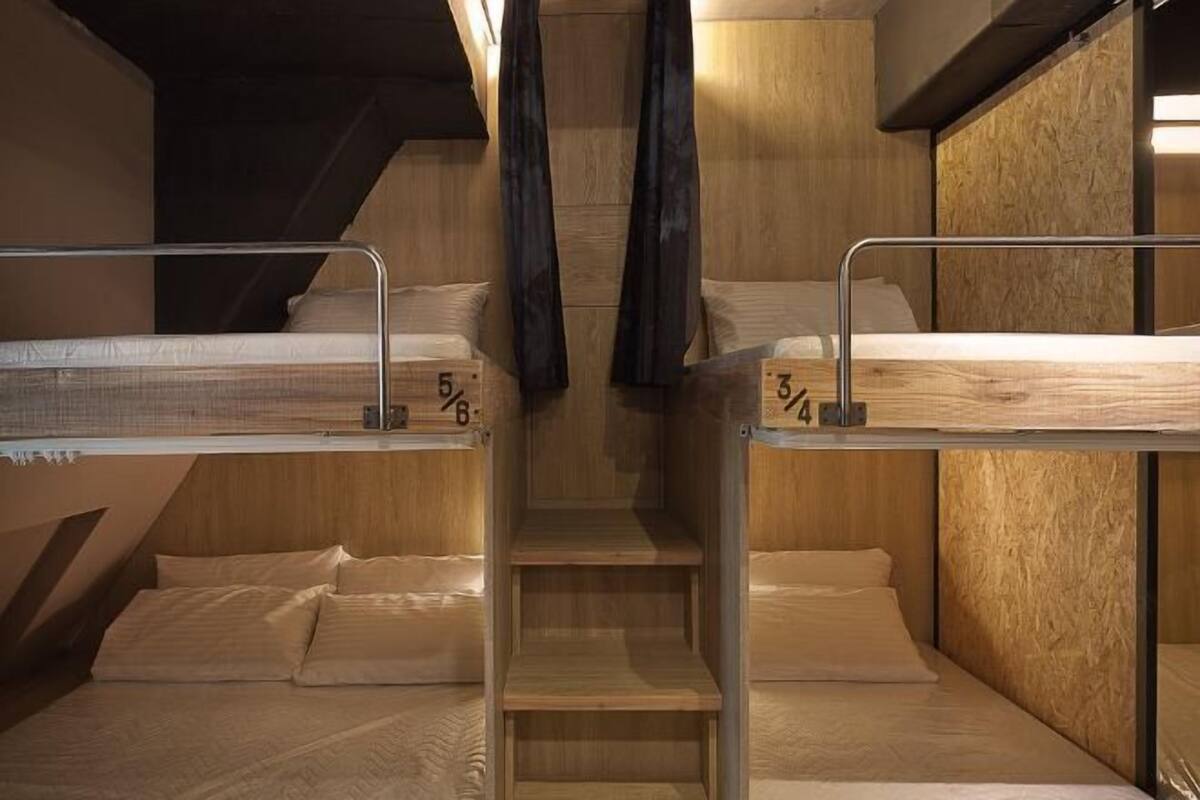 Blackout drapes, soundproofing, free WiFi