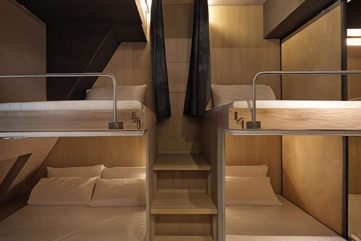 Blackout drapes, soundproofing, free WiFi