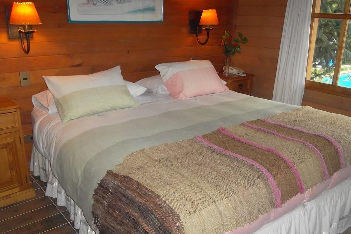 Standard Room with 1 double bed | In-room safe, free cots/infant beds, free WiFi