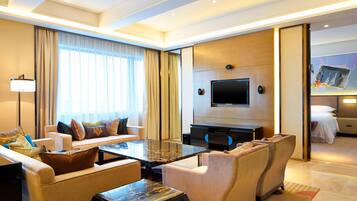 Suite, 1 Bedroom | In-room safe, desk, soundproofing, iron/ironing board