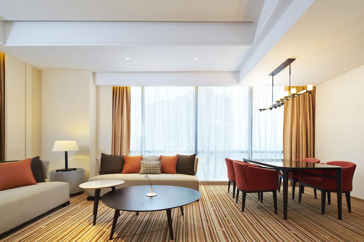 In-room safe, desk, soundproofing, iron/ironing board