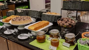 Colazione a buffet, servita tutte le mattine (27 BRL a persona)