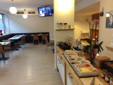 Desayuno bufé gratuito y diario. Hotel Göingehof