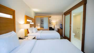 Studio, Multiple Beds | Egyptian cotton sheets, premium bedding, in-room safe, desk