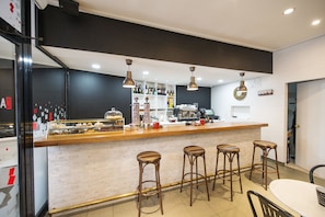 Bar (in der Unterkunft)