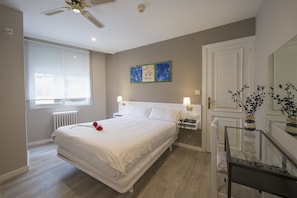 Habitación individual | Escritorio, cortinas opacas, tabla de planchar con plancha y wifi gratis