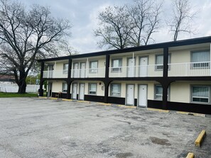 Exterior - Bestway Motel (Windsor)
