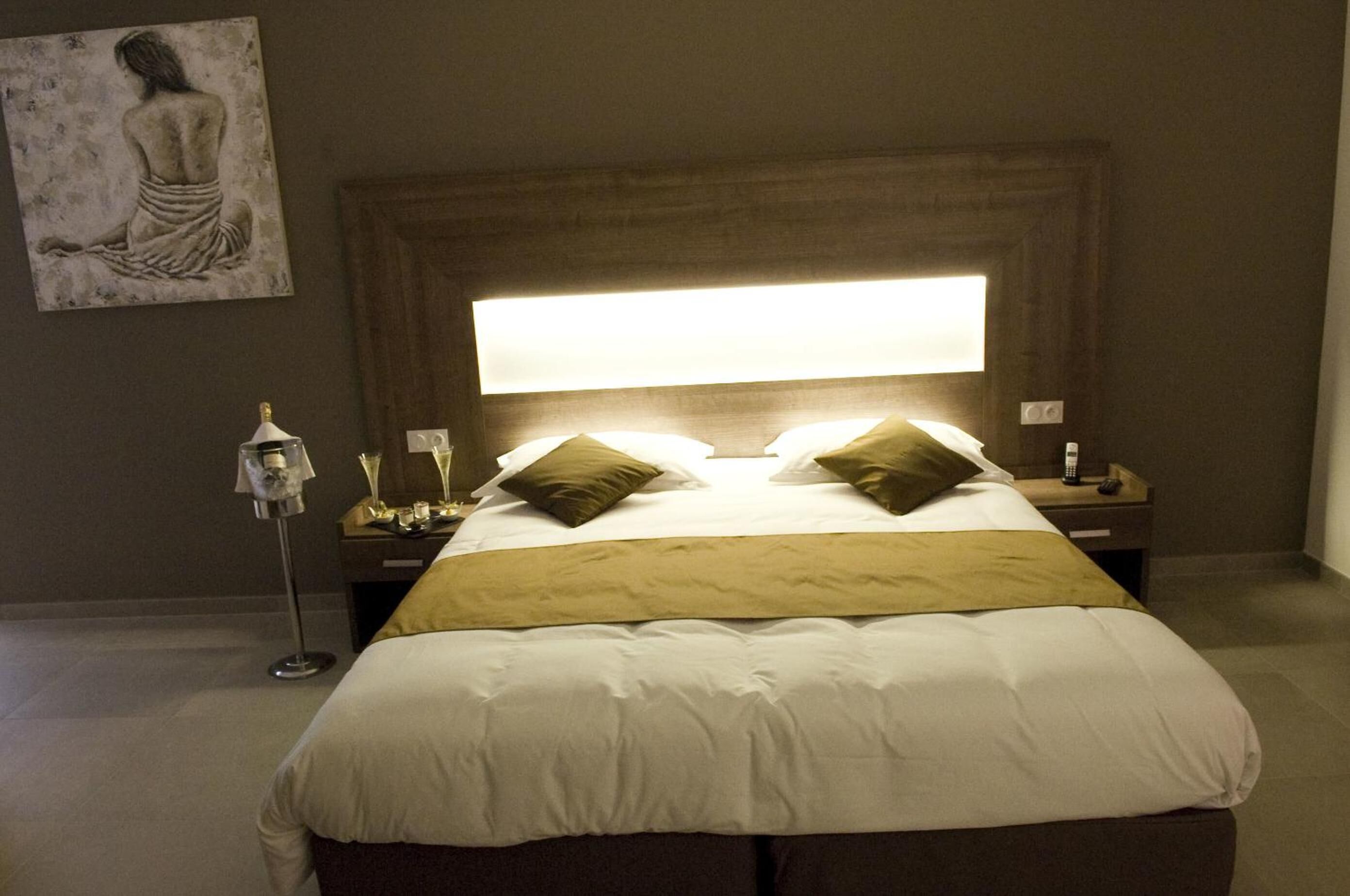 1 bedroom, premium bedding, in-room safe, desk