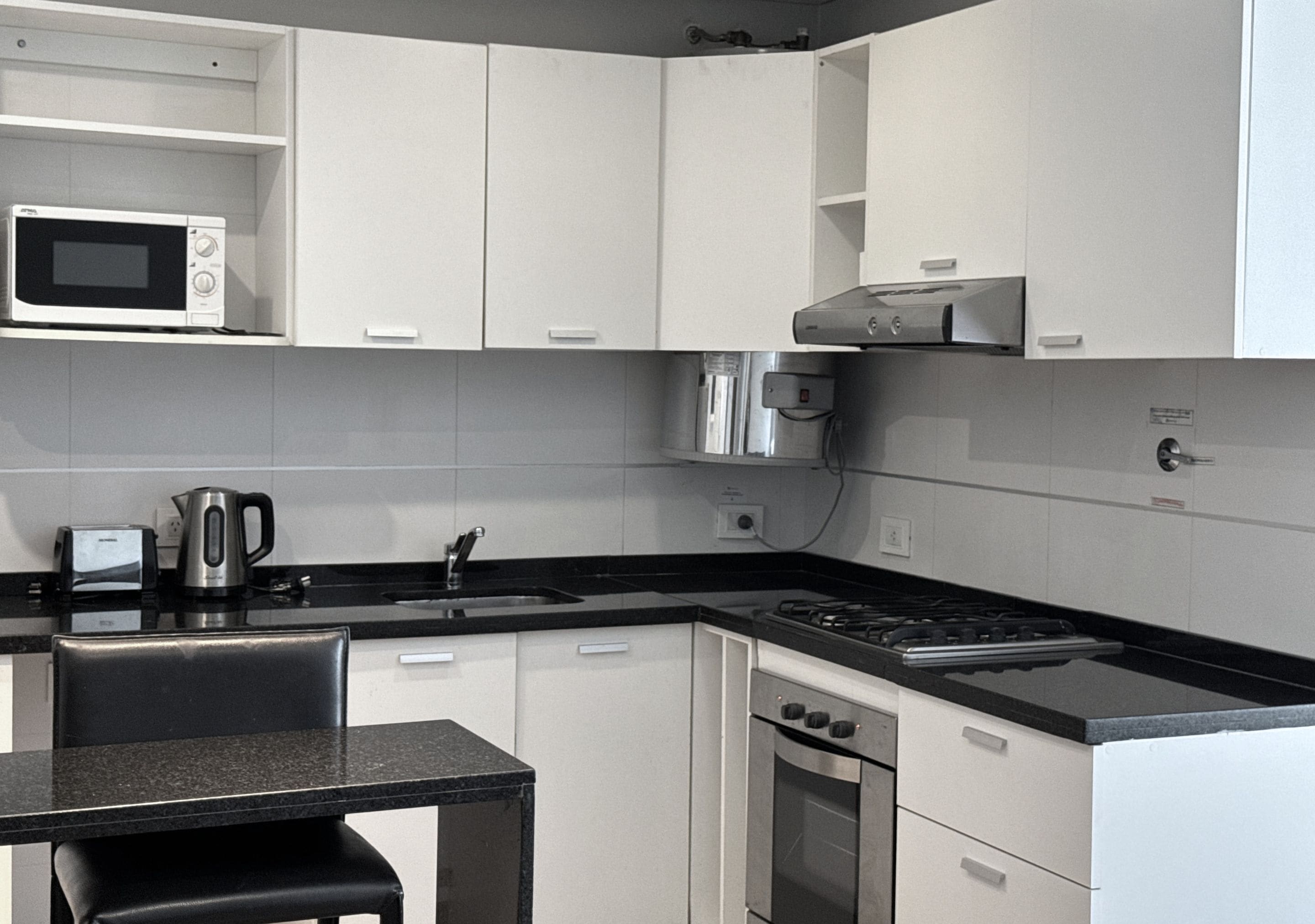 Studio Suite Standar | Dapur pribadi | Lemari es, microwave, oven, dan kompor