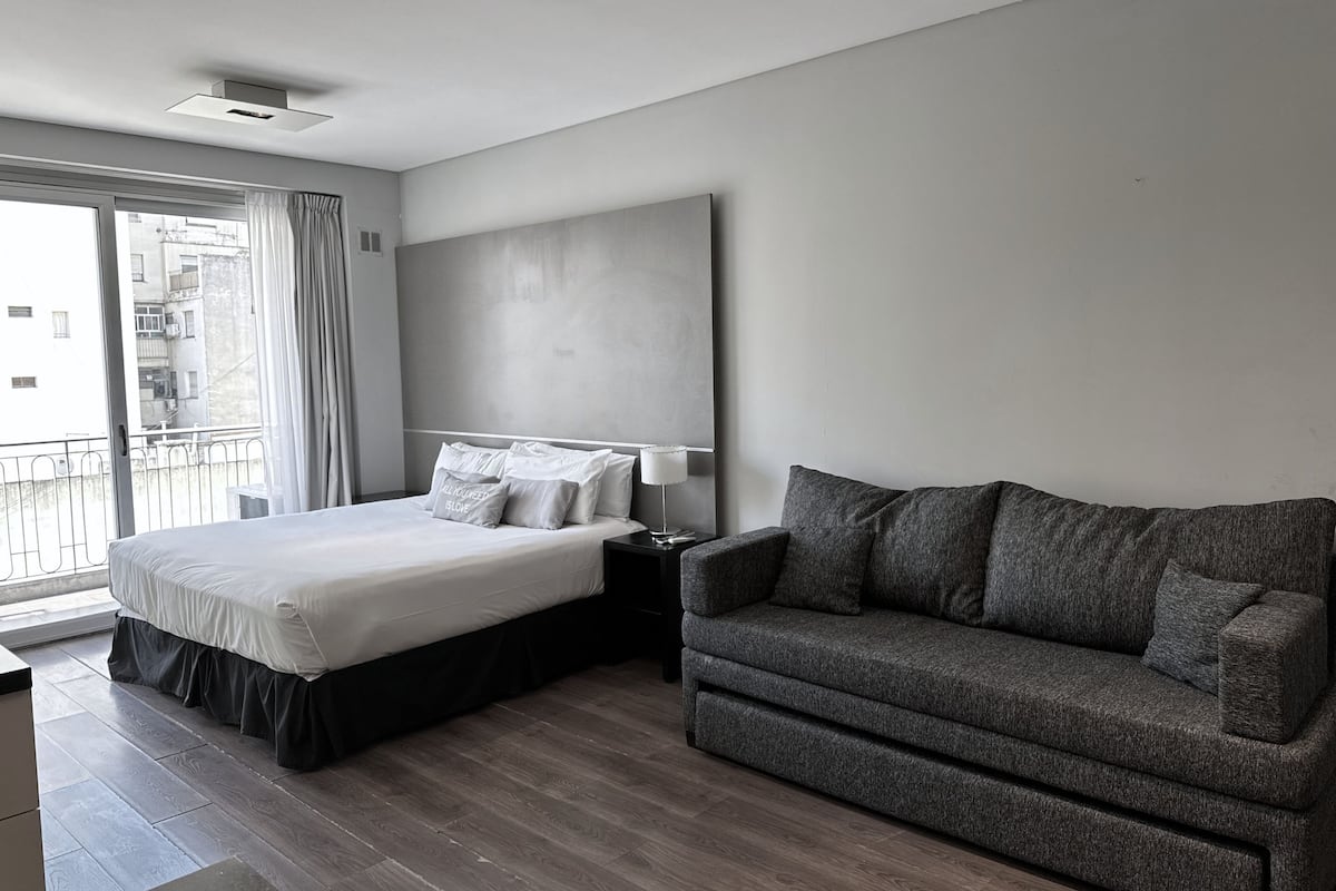 Standard Studio Suite | In-room safe, individually decorated, individually furnished, desk