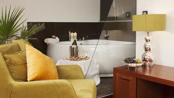 Literie hypoallergénique, minibar, coffres-forts dans les chambres