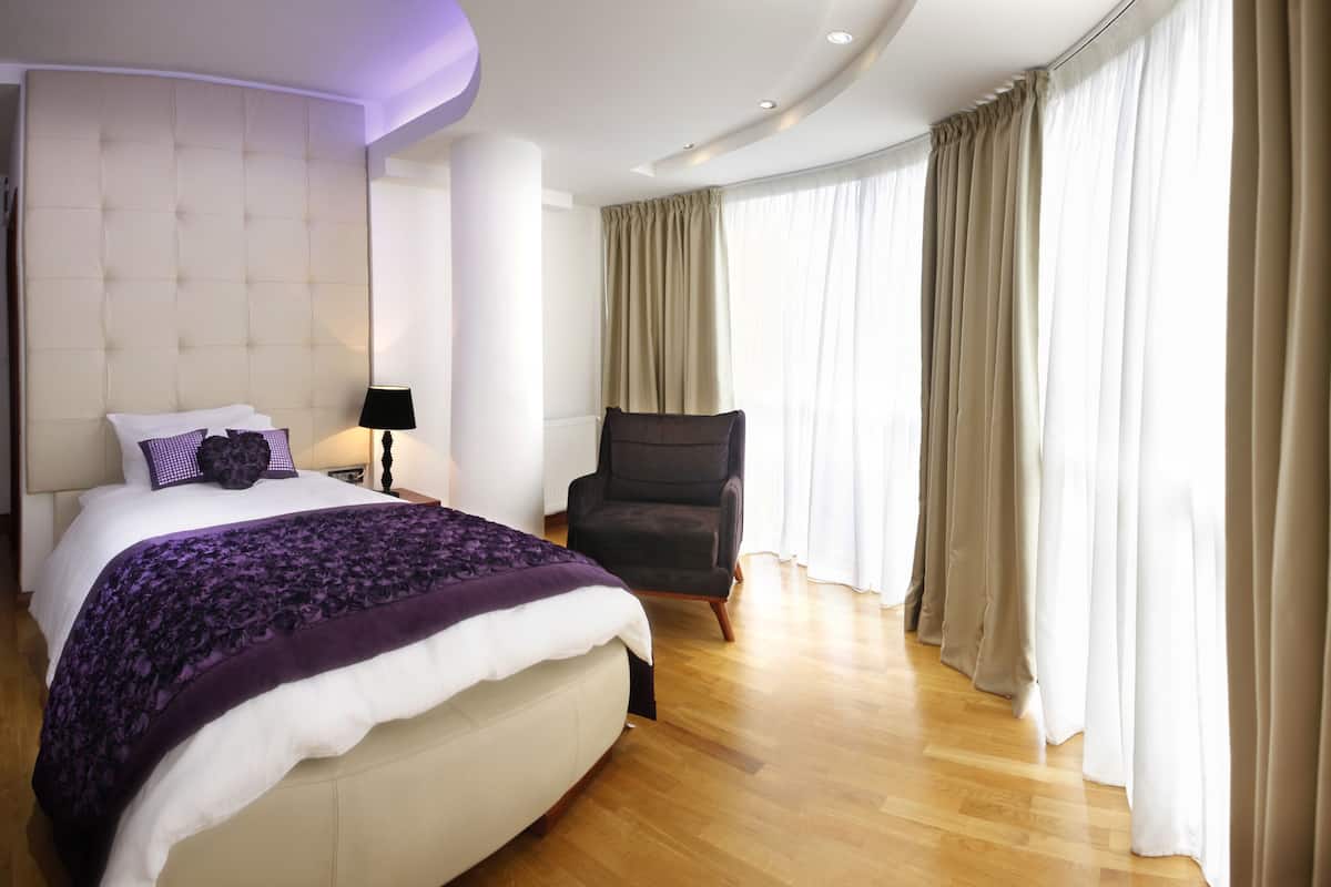 Comfort-Doppelzimmer | Allergikerbettwaren, Minibar, Zimmersafe, Verdunkelungsvorhänge