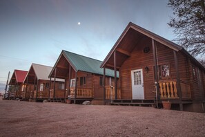 Exterior - Katie's Cozy Cabins (Tombstone)