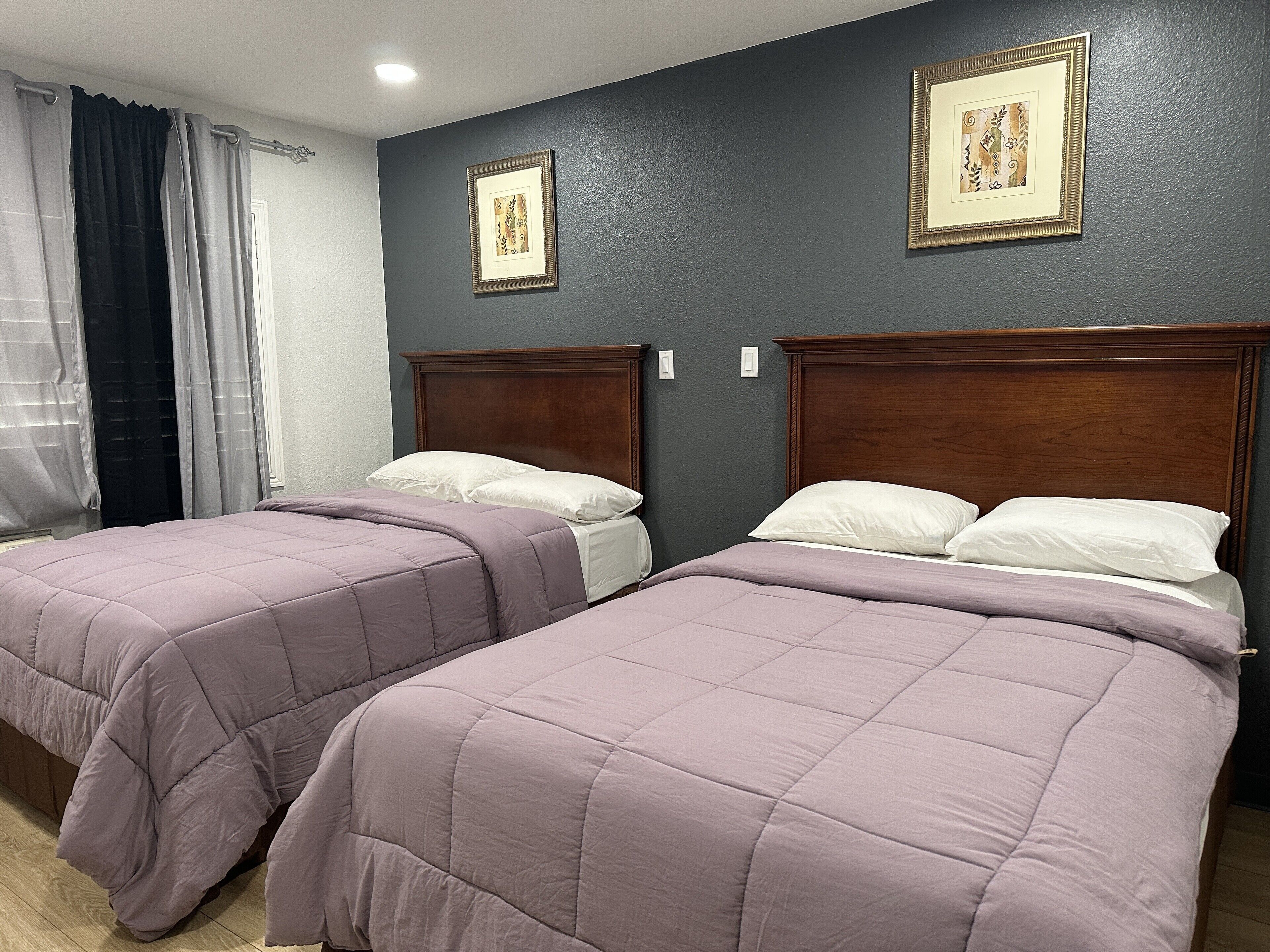 家庭雙人房, 1 間臥室 | 書桌、免費無線上網、床單