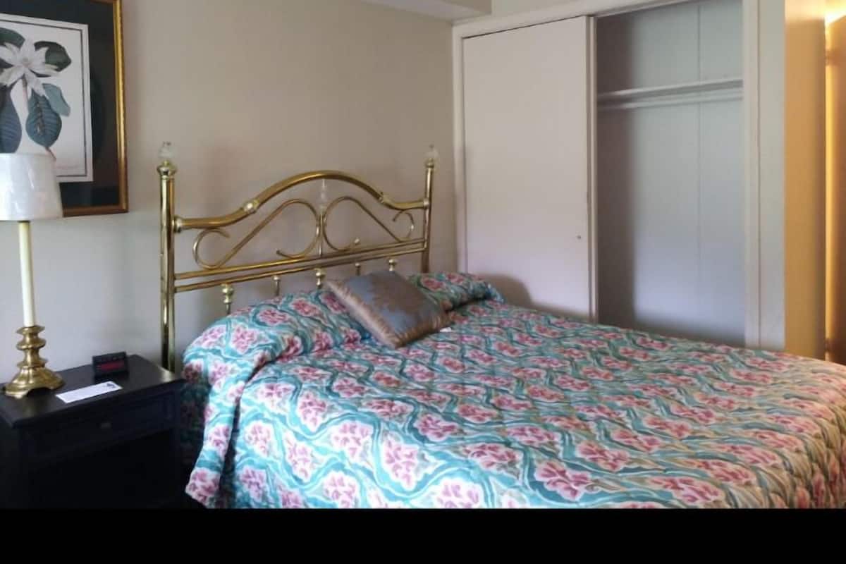 WiFi (free), bed sheets