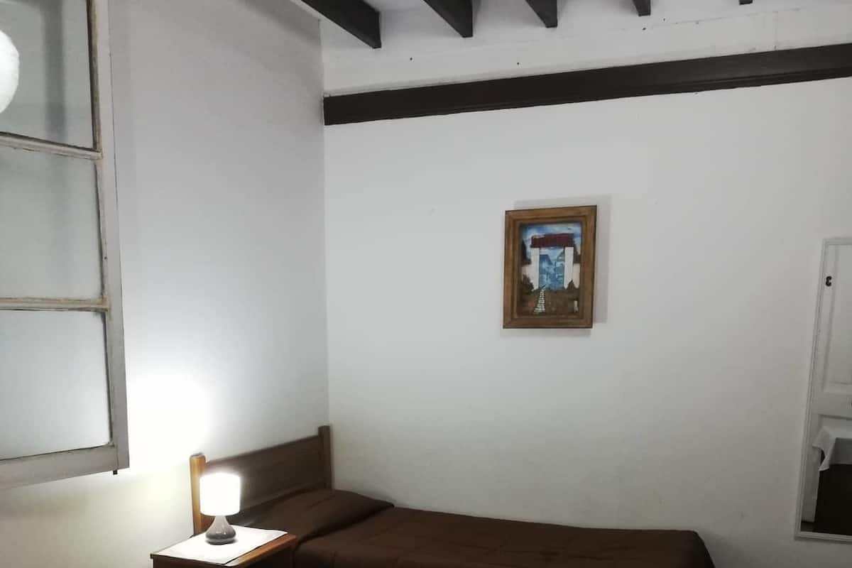 Twin room with 2 beds private bathroom