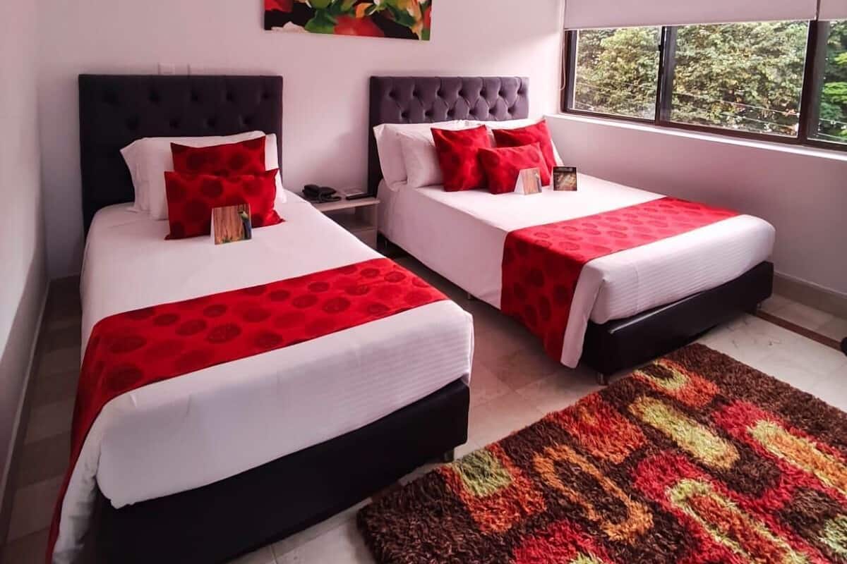 Minibar, free WiFi, bed sheets