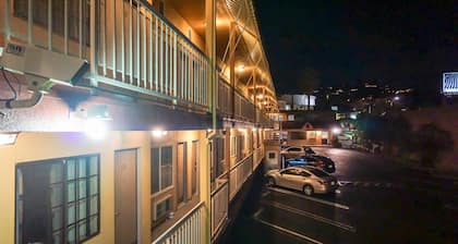 Hollywood La Brea Inn