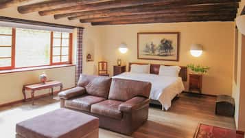 Classic Suite, 1 Bedroom | Premium bedding, individually decorated, individually furnished