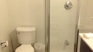 Apartemen, 2 kamar tidur | Shower kamar mandi