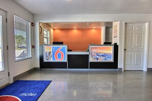 Lobby - Motel 6 Rockport, TX (Rockport)