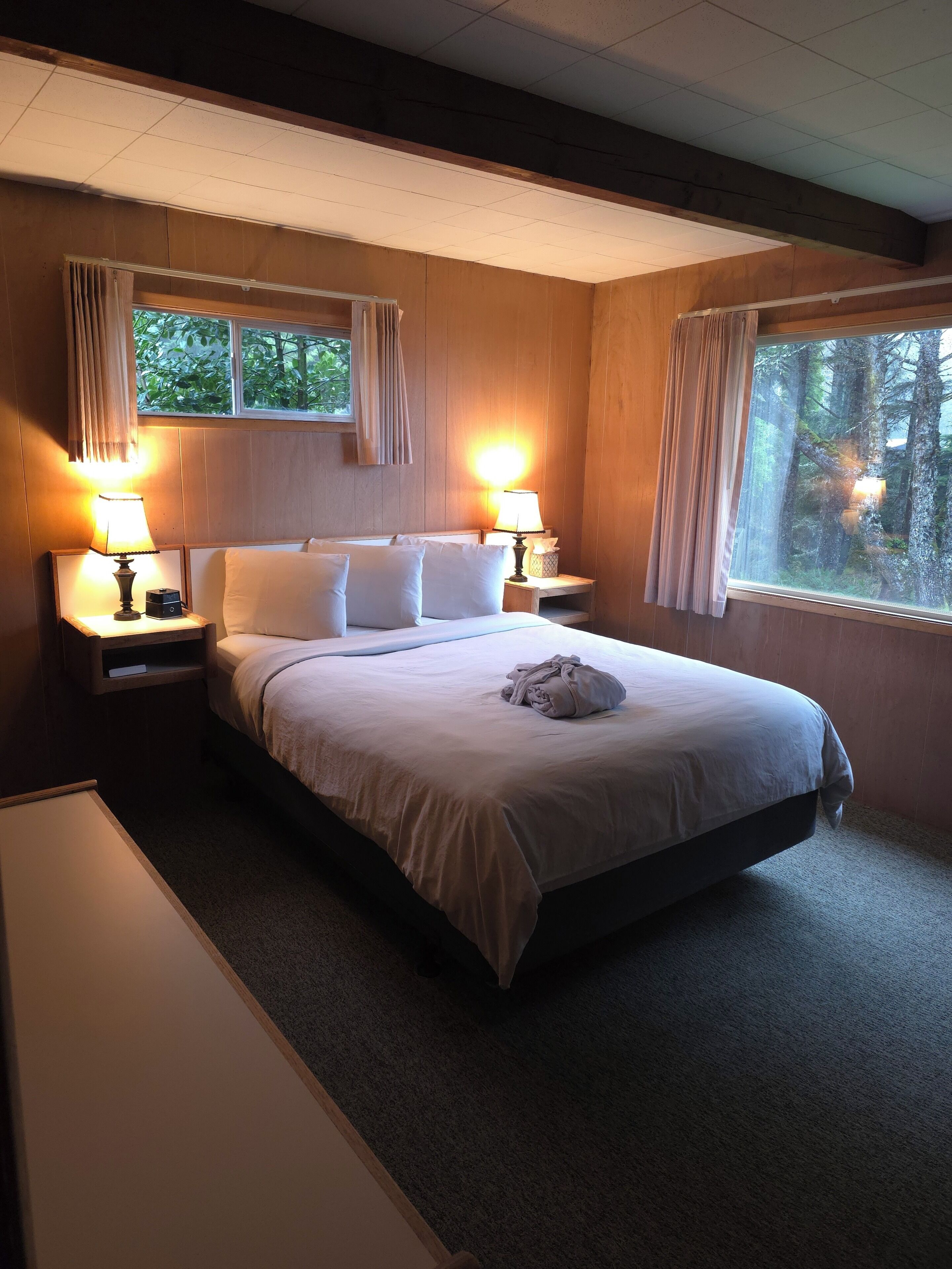 Suite, 2 chambres, cuisine | Fer et planche à repasser, literie fournie