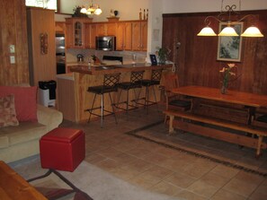 Condo, 4 Bedrooms | Living room