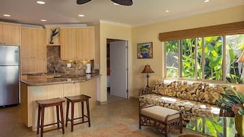 Condo, 1 Bedroom (Oceanfront with Pull out Sofa Bed) | Private kitchen | Full-size fridge, microwave, oven, stovetop