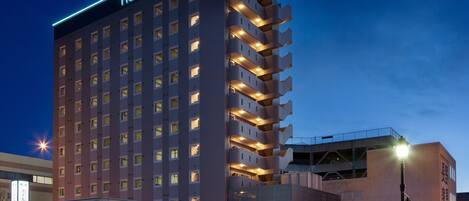 Fasade – kveld/natt