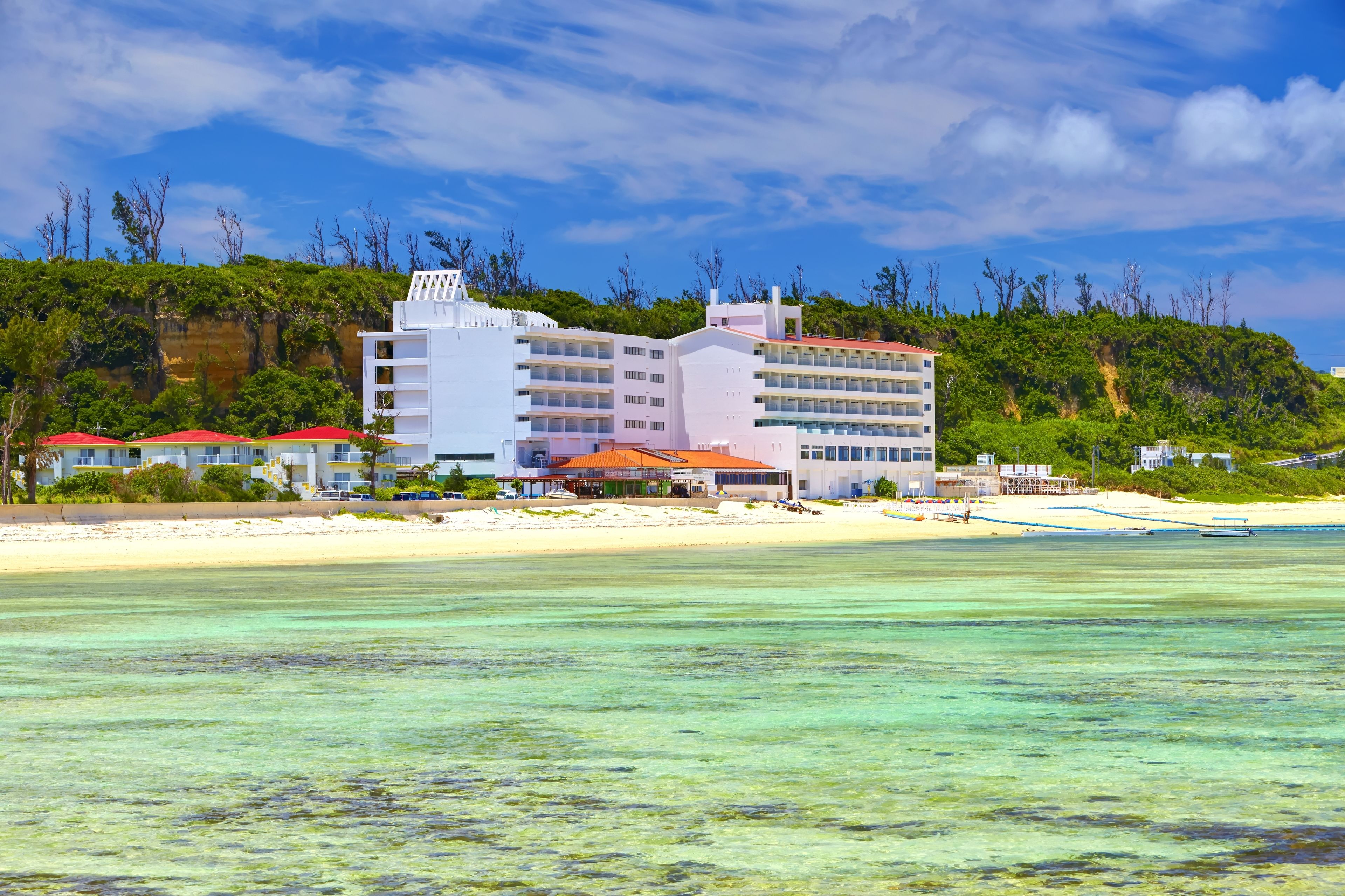 전용 해변, 백사장, 일광욕 의자, 비치 파라솔