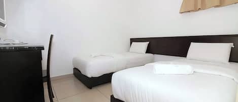 高級雙人房 | 書桌、免費無線上網、床單