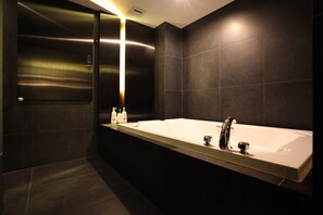 Bathroom - Adlige Hotel (Seoul)