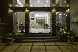 Porch - Rose Emerald Hotel (Phnom Penh)