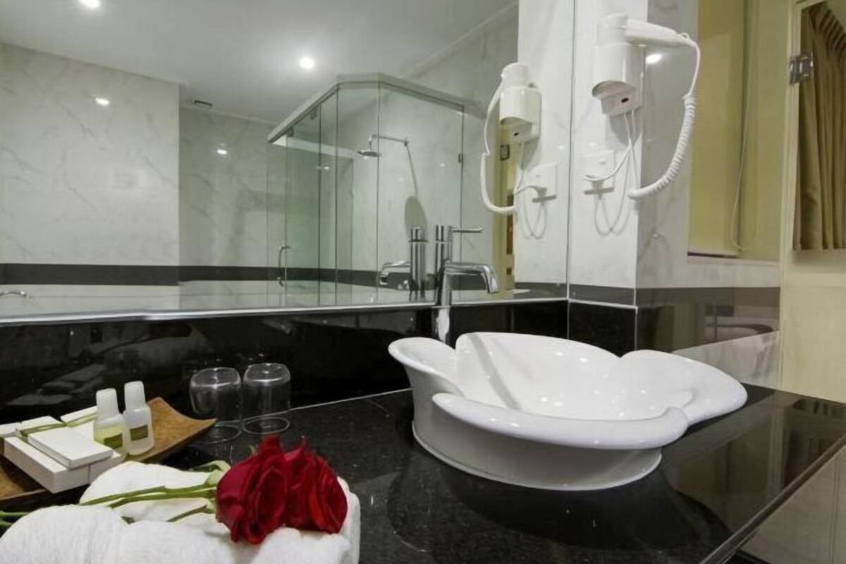 Bathroom | Free toiletries, hair dryer, bathrobes, slippers