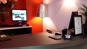 Reception - La Nouvelle Passerelle (Decines-Charpieu)