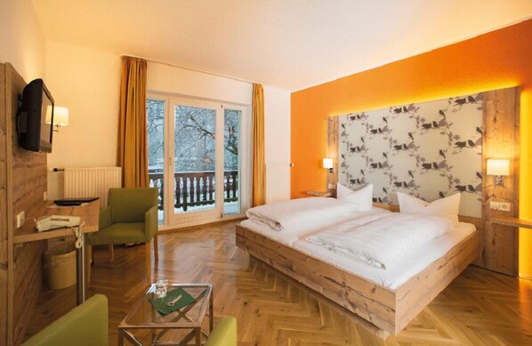 Desk, iron/ironing board, free WiFi, bed sheets