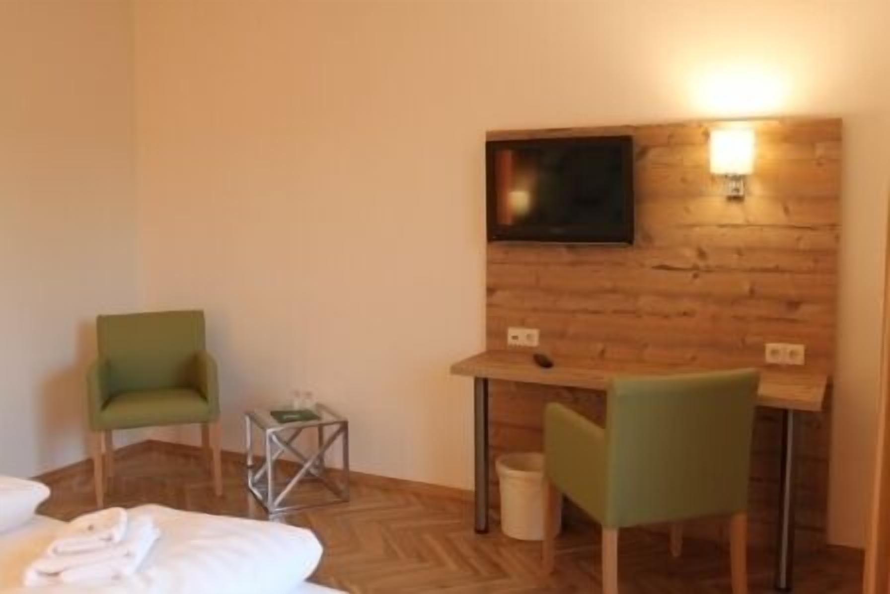 single room | room amenity