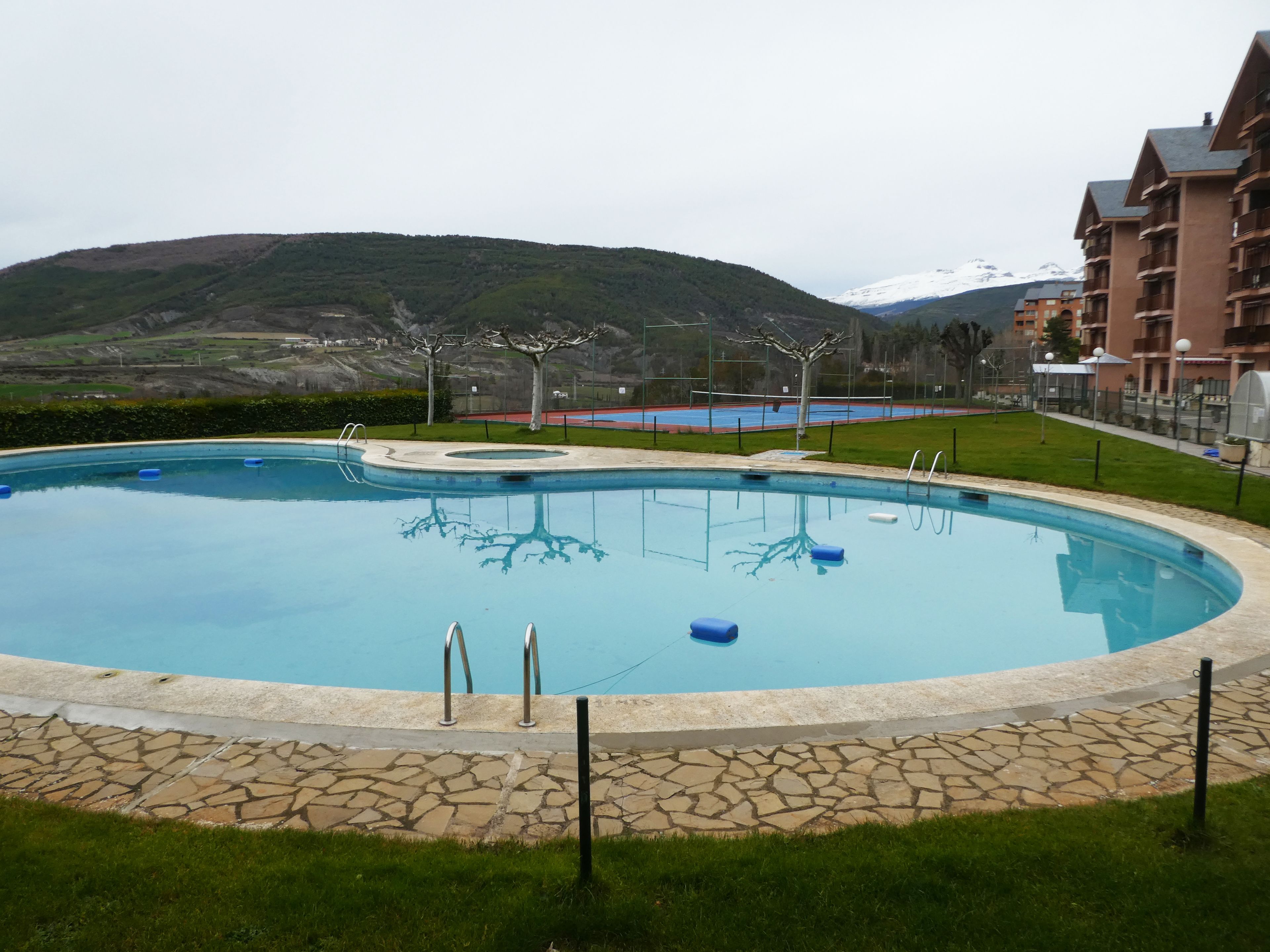 季節性室外游泳池