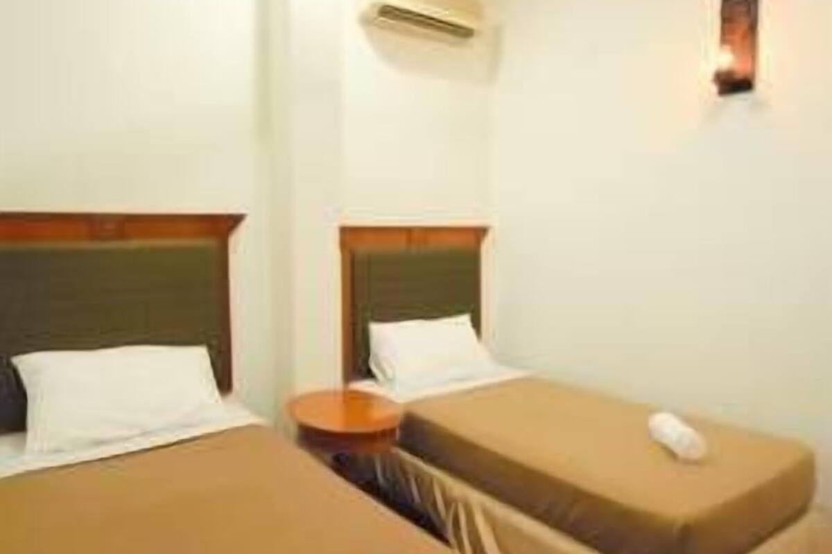 Standard Triple Room, Shared Bathroom