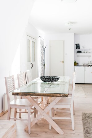 Double or Twin Room, Annex Building (Tavis Inn) | Hypo-allergenic bedding, individually decorated, individually furnished - Lossiranta Lodge (Savonlinna)