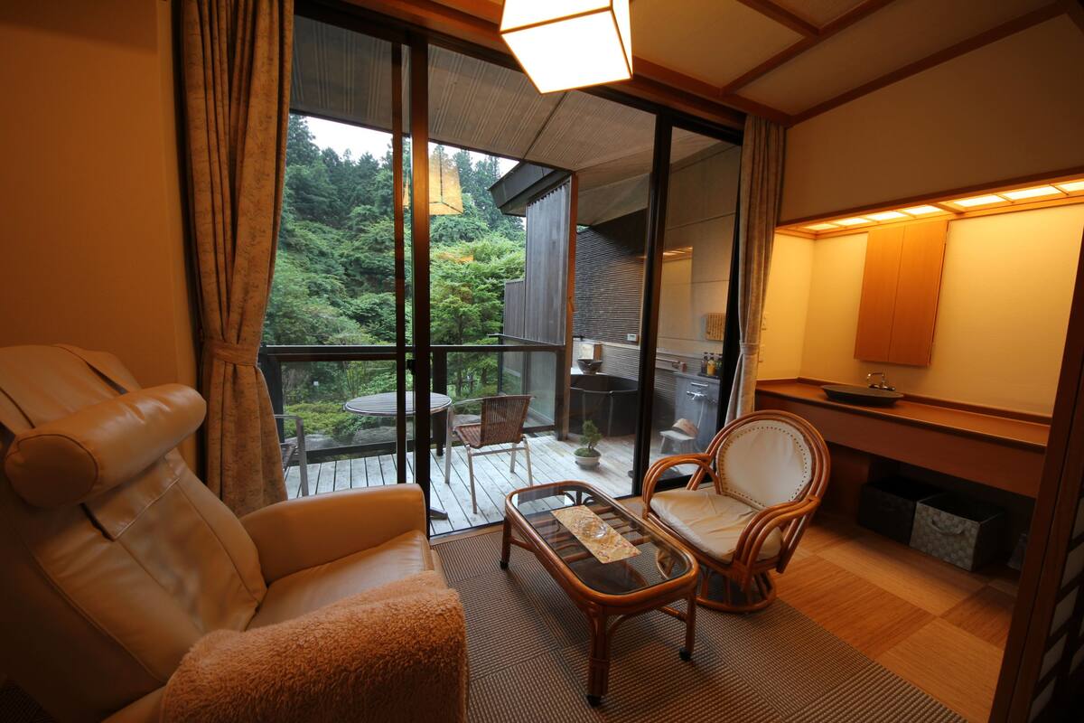 Ginryu Traditional Japanese Room with Open-air Bath