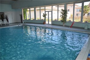 Indoor pool, seasonal outdoor pool, pool loungers - Espace Léonard de Vinci (Lisses)
