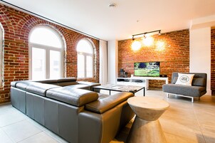Apartment, 2 Bedrooms, City View (301) | Iron/ironing board, free WiFi, bed sheets
