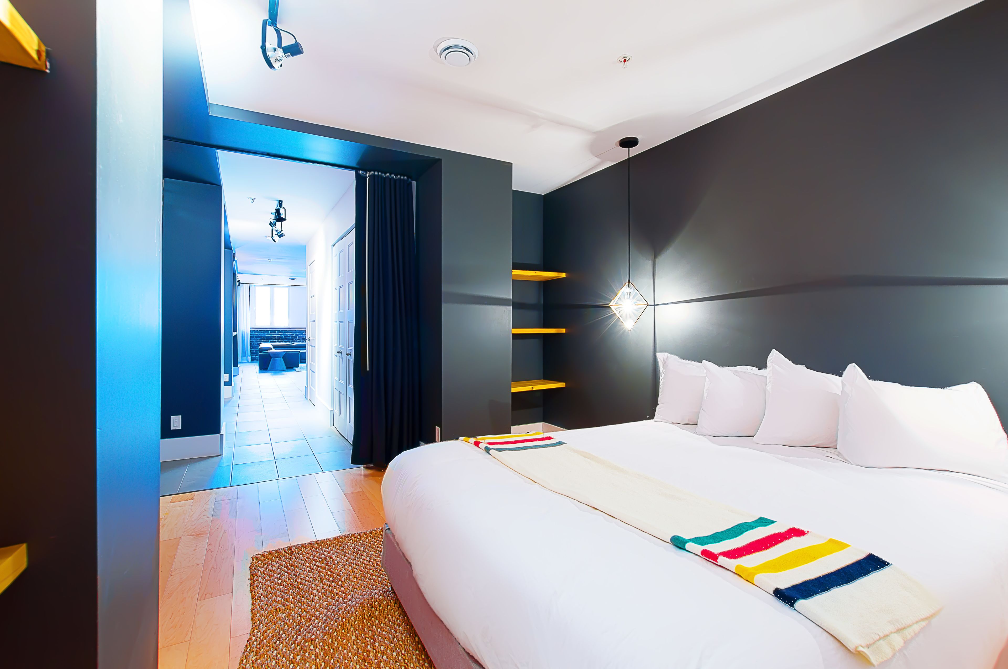 Penthouse Loft, 2 Bedrooms (402)