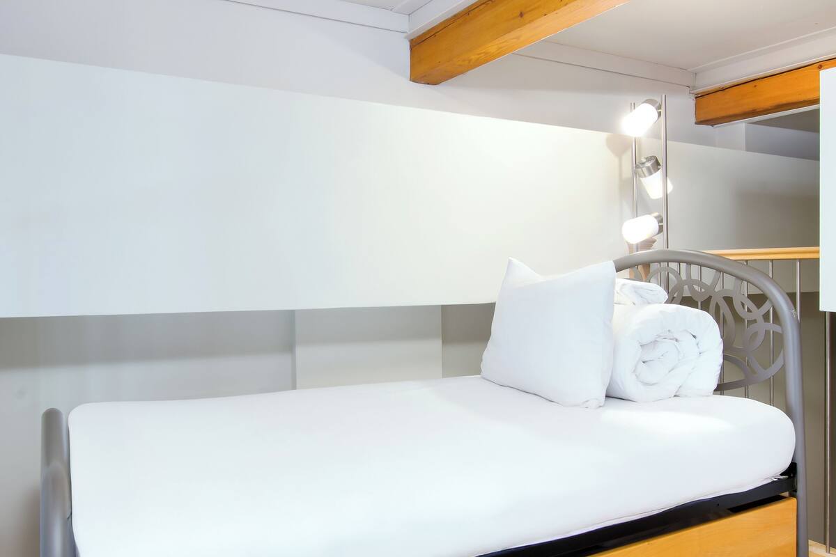 Apartment, 1 Bedroom, with single beds accessible by ladder (Loft #304)