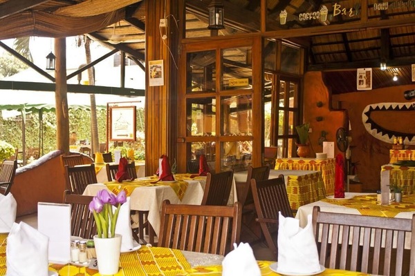 2 restaurants; breakfast, lunch, and dinner served