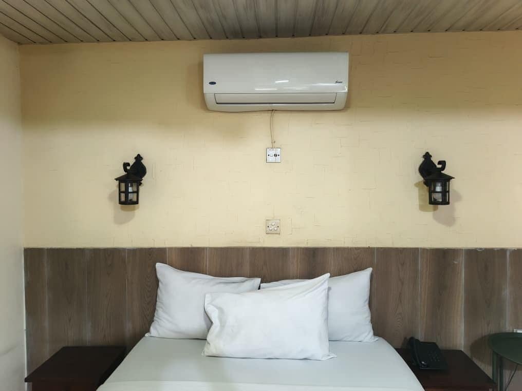 Chalé | Cofres nos quartos, escrivaninha, quartos à prova de som