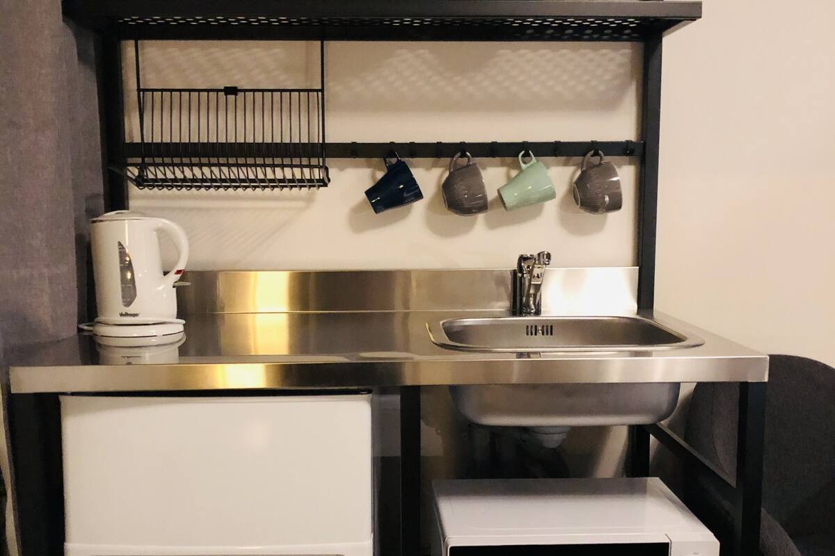 standard studio | private kitchen | electric kettle